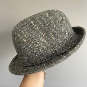 Vintage Gray Donegal Tweed Irish Wool Hat - Medium 🍀